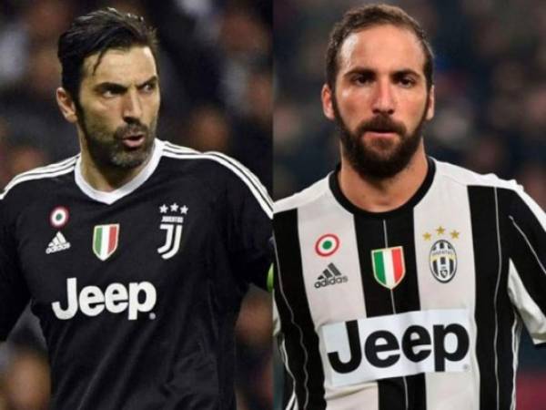 Buffon e Higuaín, pese a ser viejos conocidos de la Juventus, no pudieron evitar el baile.