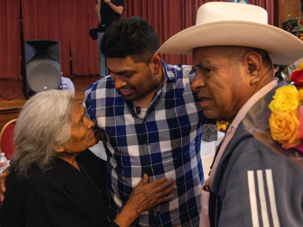 Doña Irene, de 80 años, y su esposo Esteban Hernández, de 74, forman parte de una treintena de familias llegadas a Nueva York.