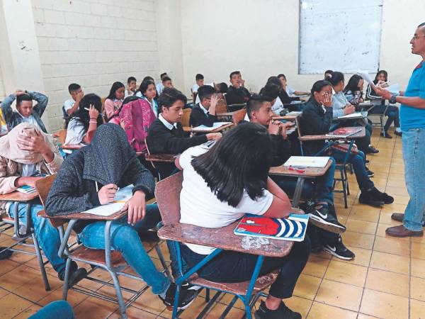 De diciembre a enero serán evaluados los estudiantes que no aprueben sus asignaturas. La nueva implementación de evaluación no convence a maestros ni padres de familia.