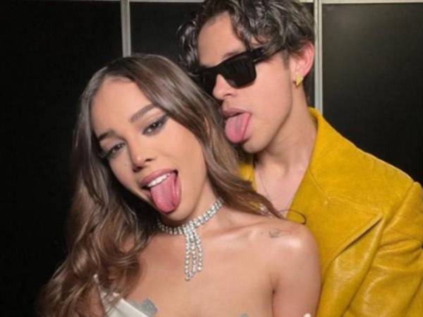 Danna Paola y Alex Hoyer llevan varios meses de relación.