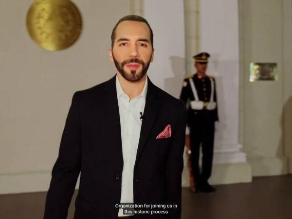 Nayib Bukele, presidente de El Salvador, durante su anuncio oficial en la final del Miss Universo 2022.