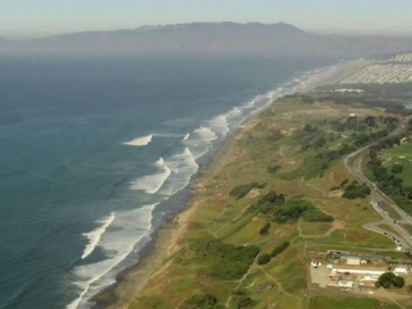 En la zona costera fue levantada la alerta de tsunami.