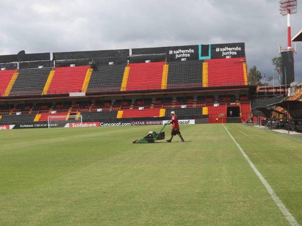 Este día cortaron el engramillado del coloso tico para que esté listo para la final de la Concacaf League.