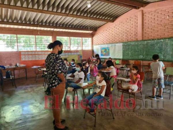 Sinager realiza las inspecciones de los centros educativos que han solicitado regresar a las clases presenciales este año. Foto: El Heraldo