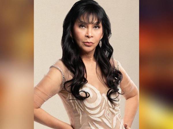 Jocelyn Pilarsky Cubales, una celebridad de 69 años, se ha postulado como una de las aspirantes a Miss Universe Filipinas 2024 por Quezon City, desafiando los estereotipos y rompiendo barreras de edad en el competitivo mundo de los concursos de belleza.