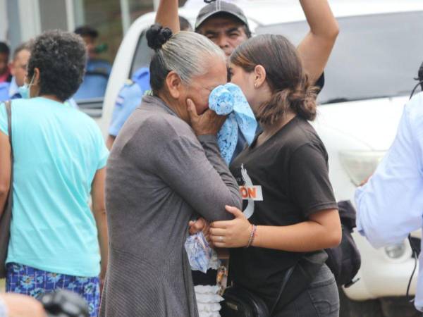 La angustia se ha apoderado de madres de familia y demás parientes de las privadas de libertad recluidas en la PNFAS.