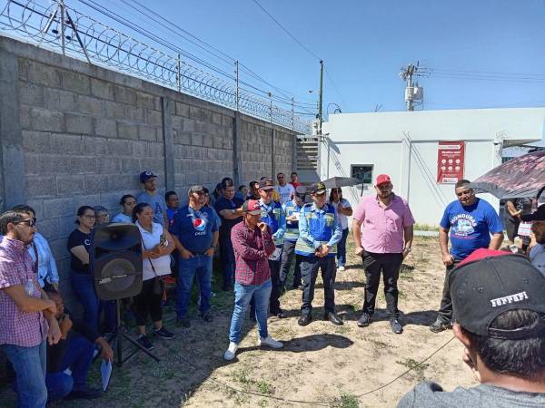 Las autoridades de la DNVT y la GMU atendieron la petición de los habitantes de la salida al sur para mantener vigente la medida.