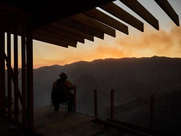 Una primera brigada de 72 bomberos mexicanos se incorporó este lunes a las tareas para combatir las llamas en el incendio de Palisades, sumándose a los más de 5.000 efectivos desplegados en la zona.