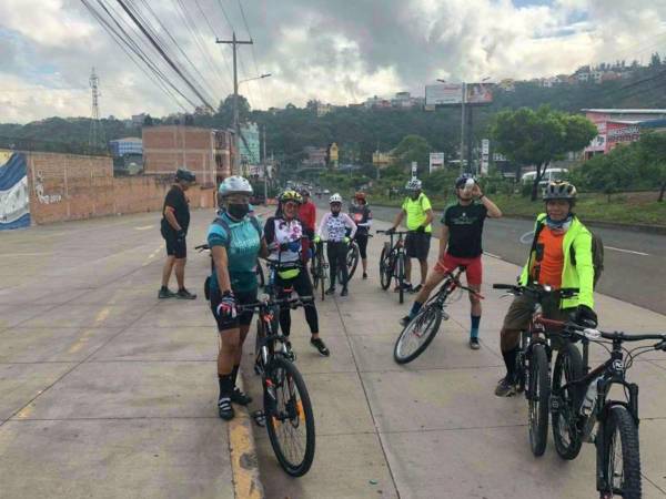 Los ciclistas piden espacios en el Distrito Central para practicar el deporte como una forma de entretenimiento y de salud.