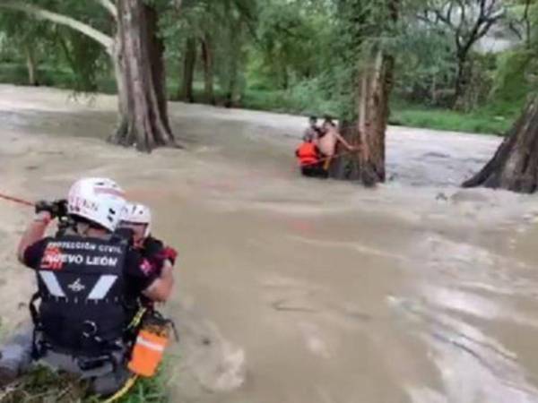 Las lluvias intensas, luego de un buen tiempo de sequía, han provocado inundaciones en Monterrey capital de Nuevo León.