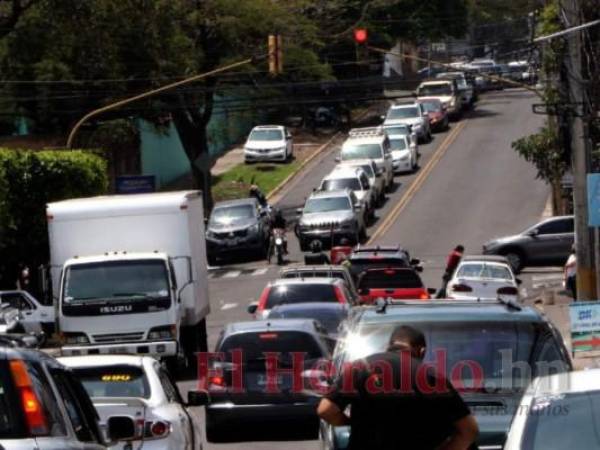 En 2021 la matrícula de 1,985,403 vehículos dejó 3,230.8 millones de lempiras por el pago de la tasa única anual.