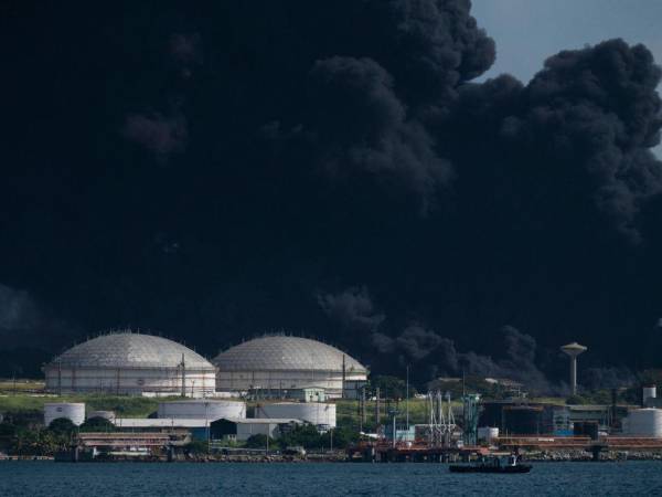 El incendio de grandes proporciones se divisaba desde varios metros de distancia.