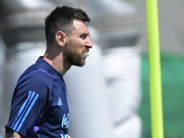 Lionel Messi es controversia tras que el DT, Scaloni, mencionara en una conferencia que aún no es seguro que el participe en el encuentro.