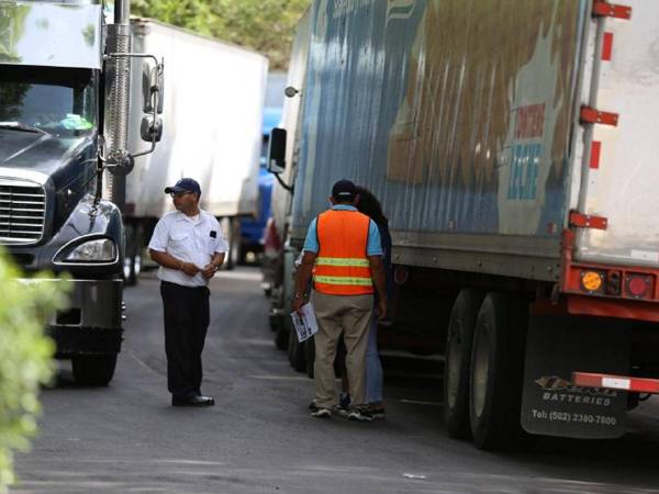 Tras la amenaza del transporte de carga de tomarse las carreteras, para exigir se cancelen las visas, la Policía movilizó elementos para evitar las tomas; sin embargo, la crisis continúa sin que las autoridades de Costa Rica y Honduras no llegan a un acuerdo.