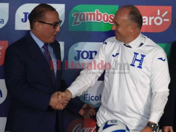 Javier Atala junto a Fabián Coito en la presentación del segundo como entrenador de Honduras. Foto: Ronal Aceituno / El Heraldo.