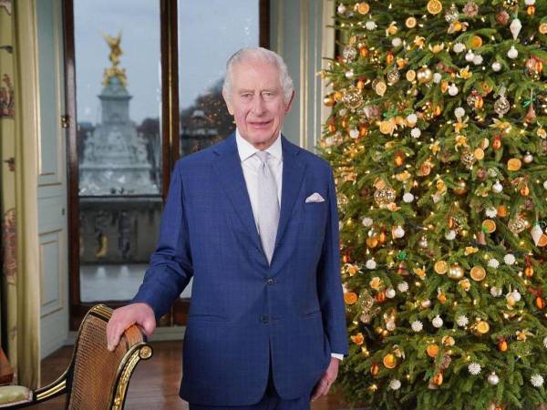 Este es el segundo mensaje de Navidad de Carlos como monarca de Inglaterra tras la muerte de su madre, la reina Isabel II, en septiembre de 2022.