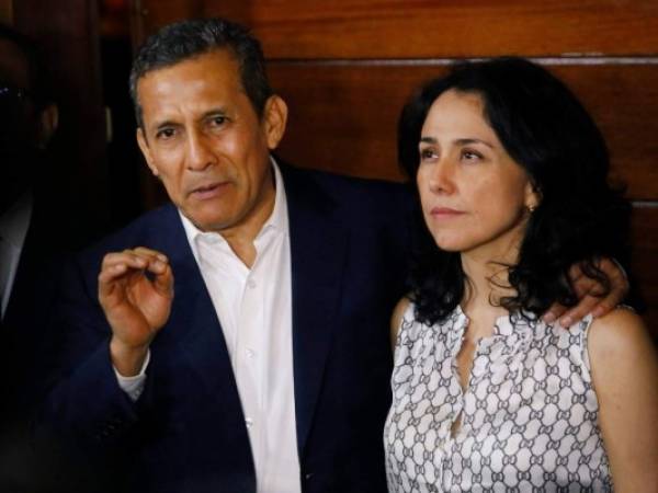 Junto con su esposa Nadine Heredia, para quien se pidió una pena de 26 de cárcel, Humala está acusado de lavado de activos por presuntamente haber recibido dinero de la constructora brasileña Odebrecht y de la minería ilegal para su campaña política. AP