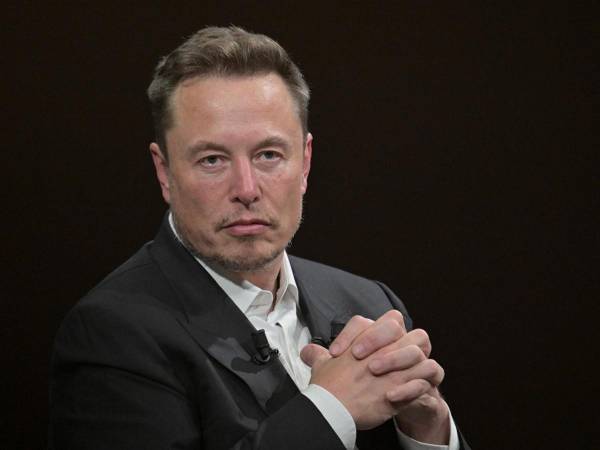 “Si se difunde un logotipo X lo suficientemente bueno esta noche, lo haremos funcionar en todo el mundo mañana”, dijo Musk.