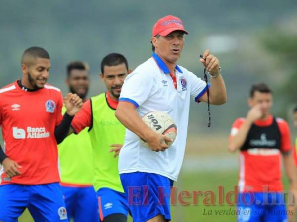 'Venimos a una ciudad que es buena para jugar contra equipos de otras ciudades, pero que contra los de acá sentís esa diferencia de ellos', reflexionó el entrenador del Olimpia.