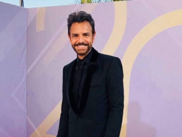 Foto de Eugenio Derbez durante su paso por la alfombra roja de los premios Latin Billboards.