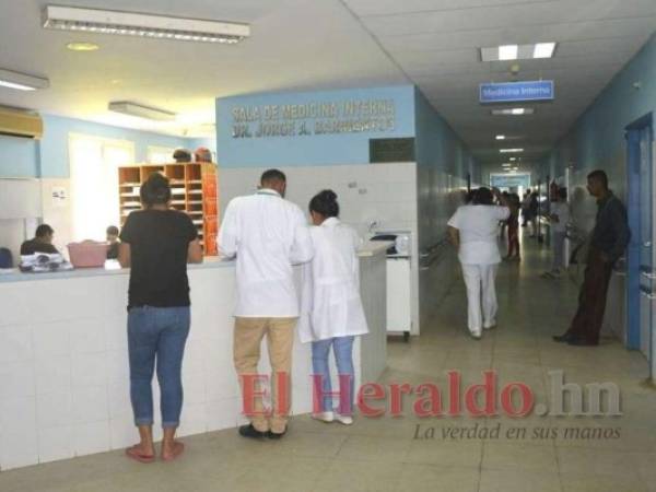 El Hospital Básico Gabriela Alvarado de Danlí tiene 52 años de funcionar y atiende alrededor de 100 mil pacientes al año. Foto: El Heraldo