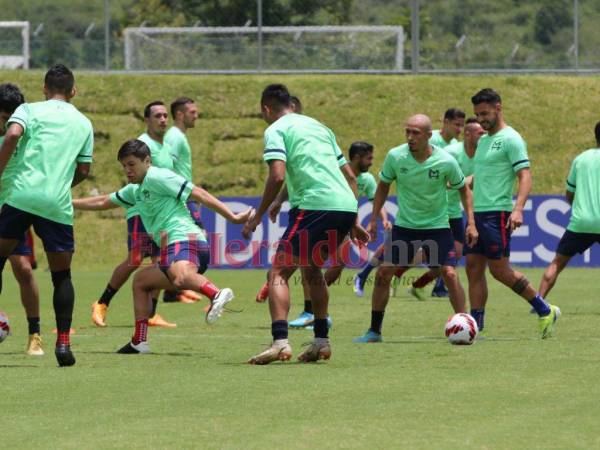 Maravillados con las modernas instalaciones propiedad del Olimpia, los chapines afinaron detalles para el vibrante duelo del jueves en el Chelato Uclés.