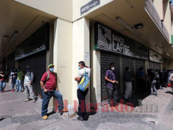 Las empresas están reiniciando con bajas ventas después de 80 días de cierre total por la emergencia derivada del covid-19. Muchas mipymes todavía no abren y alrededor del 28% ya quebraron. Foto: David Romero / EL HERALDO.