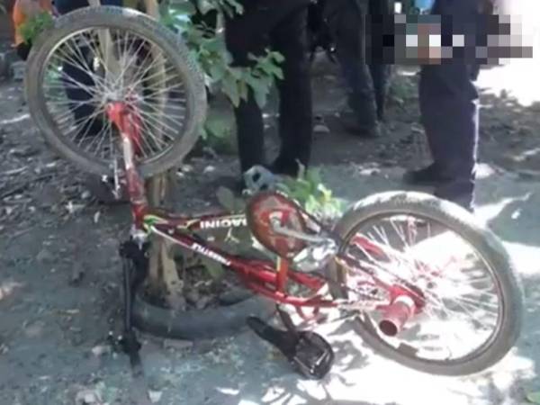 Esta es la motocicleta en la que se conducía el menor de edad al momento de la tragedia.