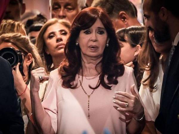 La decisión de este lunes excluye a la hija de la expresidenta, según Telam.