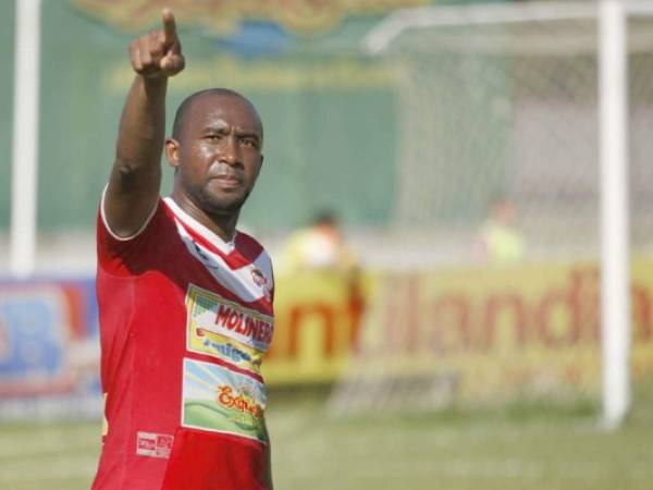 Jerry Palacios festeja el gol que le marcó a Real España en el triunfo 1-0 de Real Sociedad en Tocoa, durante la fase regular.