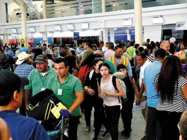 Miles de turistas han ingresado al país a pasar la Semana Santa.