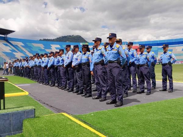 Seis anillos de seguridad y más de 800 policías resguardarán el partido Honduras - Granada