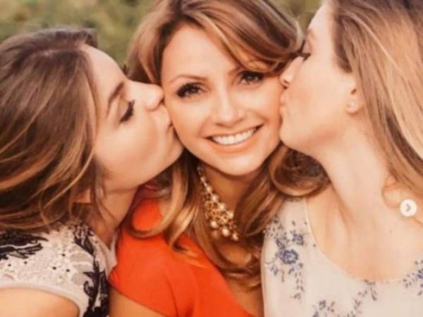 Angélica Rivera mantiene una estrecha relación de amistad y complicidad con sus hijas. Foto: Instagram