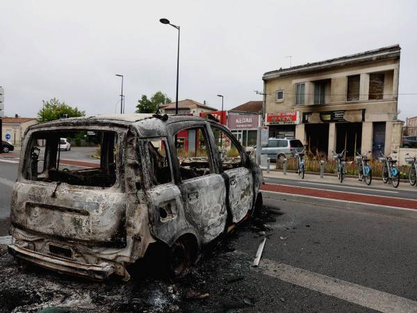 Los disturbios urbanos causaron “al menos 20 millones de euros en daños”, unos 22 millones de dólares, para los transportes públicos de la región de París, según una estimación publicada el lunes por la autoridad regional de transportes.