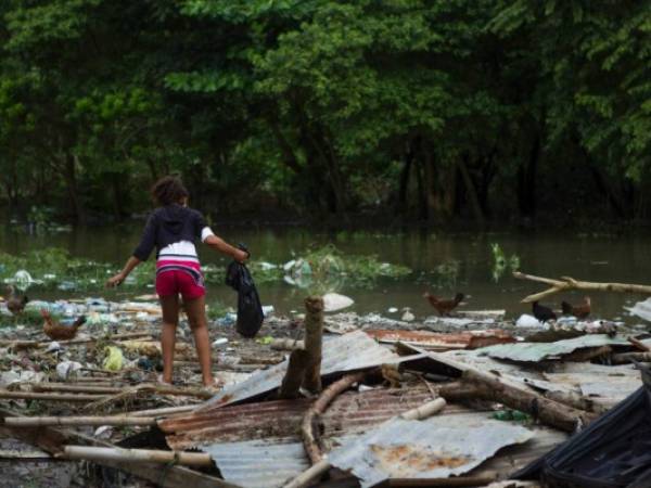 El 'extremadamente peligroso' ciclón impactó en la ciudad haitiana de Anglais en torno a las 7 de la mañana con vientos máximos sostenidos de 230 km/h. Foto: AFP