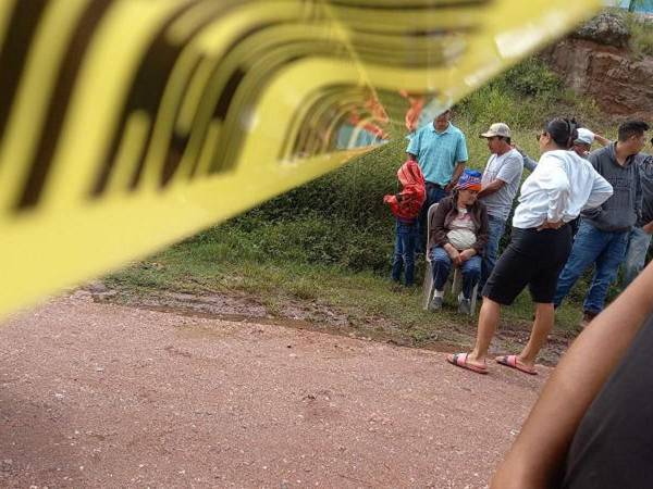 Vecinos del lugar calificaron a la víctima como un hombre tranquilo, sin vicios por lo que desconocen las causas por las que le habrían quitado la vida.