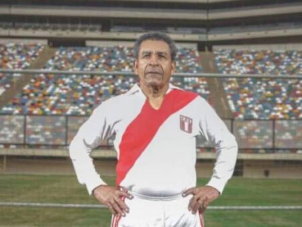 Chumpitaz, de 76 años y campeón de la Copa América en 1975, y su esposa María Dulanto ingresaron el jueves a una clínica limeña tras presentar síntomas del coronavirus. Archivo.