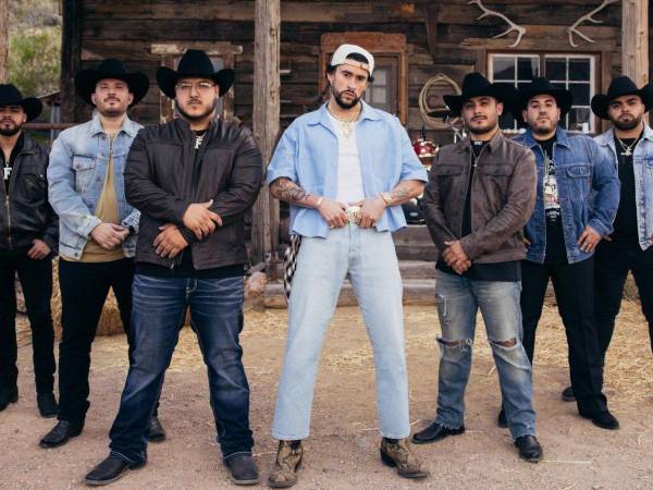 Bad Bunny y Grupo Frontera ponen a bailar al mundo con su pegajoso ritmo en “un x100to”.