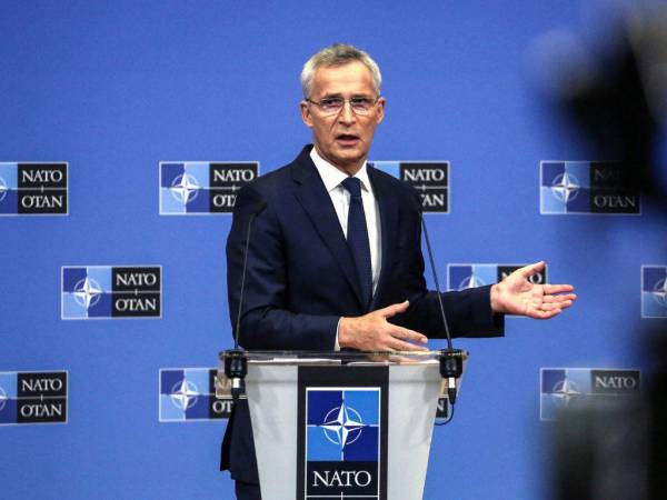 Jens Stoltenberg instó a los países a seguir apoyando a Ucrania y a enviar armas.