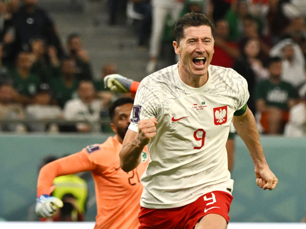 Robert Lewandowski anotó su primer gol en copas del mundo.