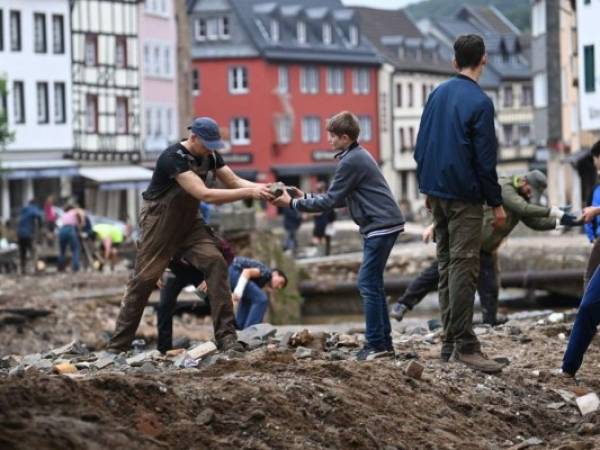 Las imágenes que ha dejado la catástrofe, tanto en Bélgica como Alemania han conmocionado al mundo entero y muchos advierten que en los próximos días se verá la magnitud del fenómeno natural. Foto: AFP