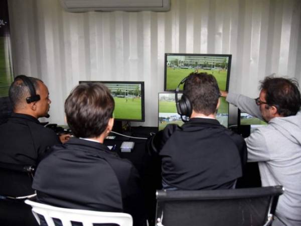 Cuatro son las personas que integrarán el equipo VAR en el Mundial. (Foto: El Heraldo Honduras)