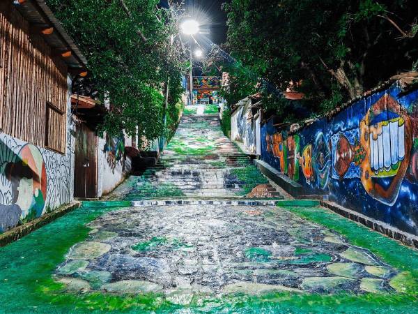 Bellos murales le dan un ambiente pintoresco al casco urbano del municipio de Cantarranas, cuyas autoridades municipales ya esperan a los visitantes.