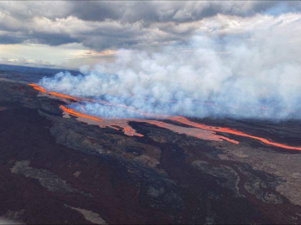 El Mauna Loa, el más grande de la Tierra, ha entrado en erupción 33 veces desde 1843, según el USGS.