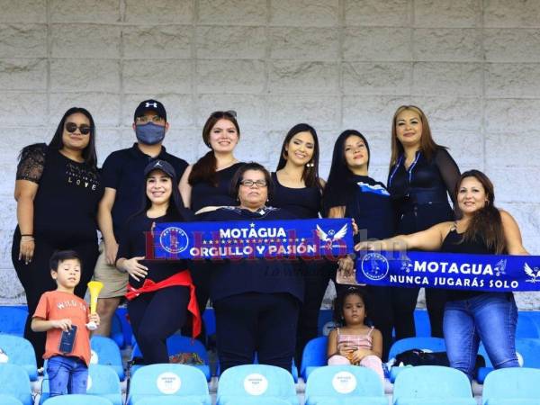 Las esposa de los jugadores de Motagua muestran su apoyo, pese a un viaje de cinco horas.