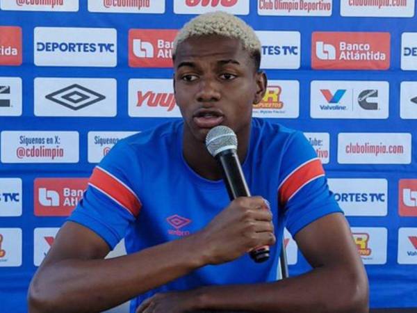 Julian Martínez durante la conferencia de prensa previo al Olimpia-génesis.