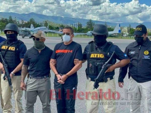 Mármol fue entregado a la DEA al filo de las 12:00 del mediodía. Foto: Estalin Irías/El Heraldo