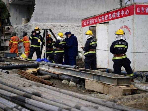 Un contacto había sido establecido hace una semana con un grupo de diez mineros, atrapados a unos 580 metros de profundidad. Foto: AFP.