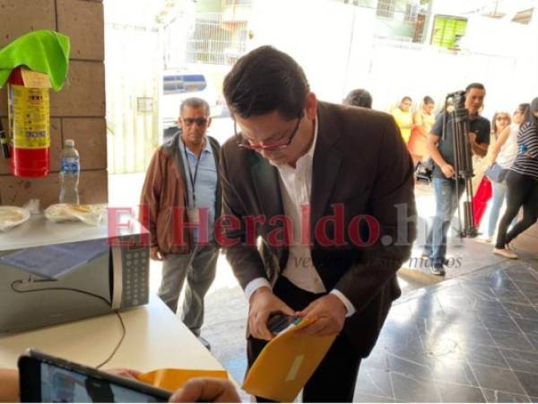 El exministro de Educación, Marlon Escoto, es uno de los acusados. Foto: Alex Pérez / EL HERALDO.