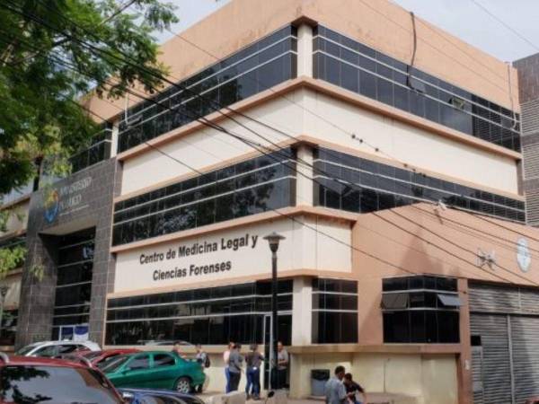 El cuerpo del hombre fue trasladado al Centro de Medicina Legal y Ciencias Forenses.